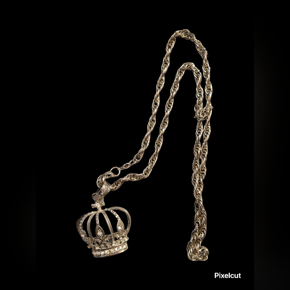 Elegant Silver Crown Pendant Necklace